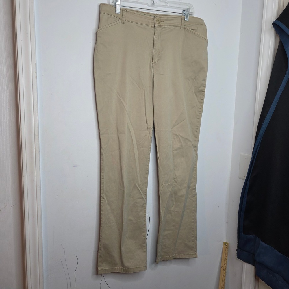 Lee Relaxed Fit Khaki Chino Pants Womens 14 Medium Tan Straight Leg Stretch